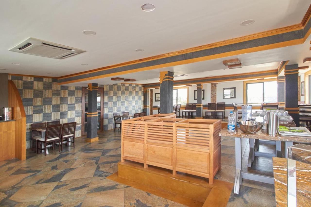 Hotel Mart View Kochi Екстериор снимка