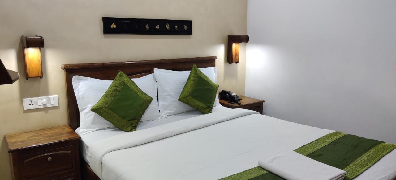 Hotel Mart View Kochi Екстериор снимка