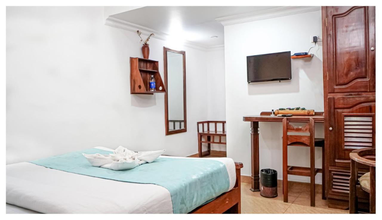 Hotel Mart View Kochi Екстериор снимка