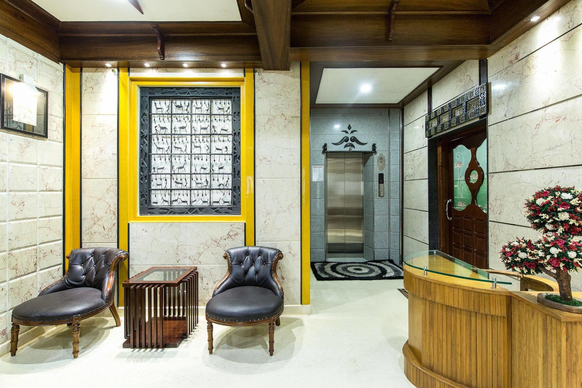 Hotel Mart View Kochi Екстериор снимка