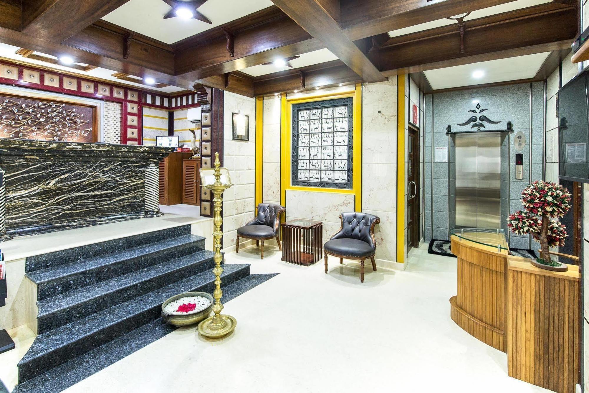 Hotel Mart View Kochi Екстериор снимка