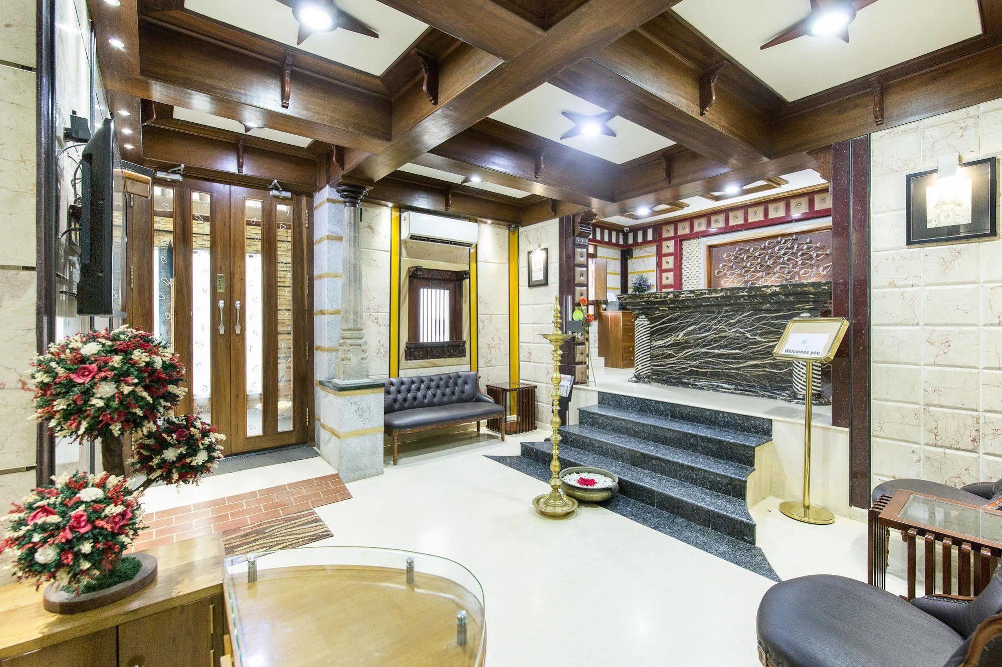 Hotel Mart View Kochi Екстериор снимка