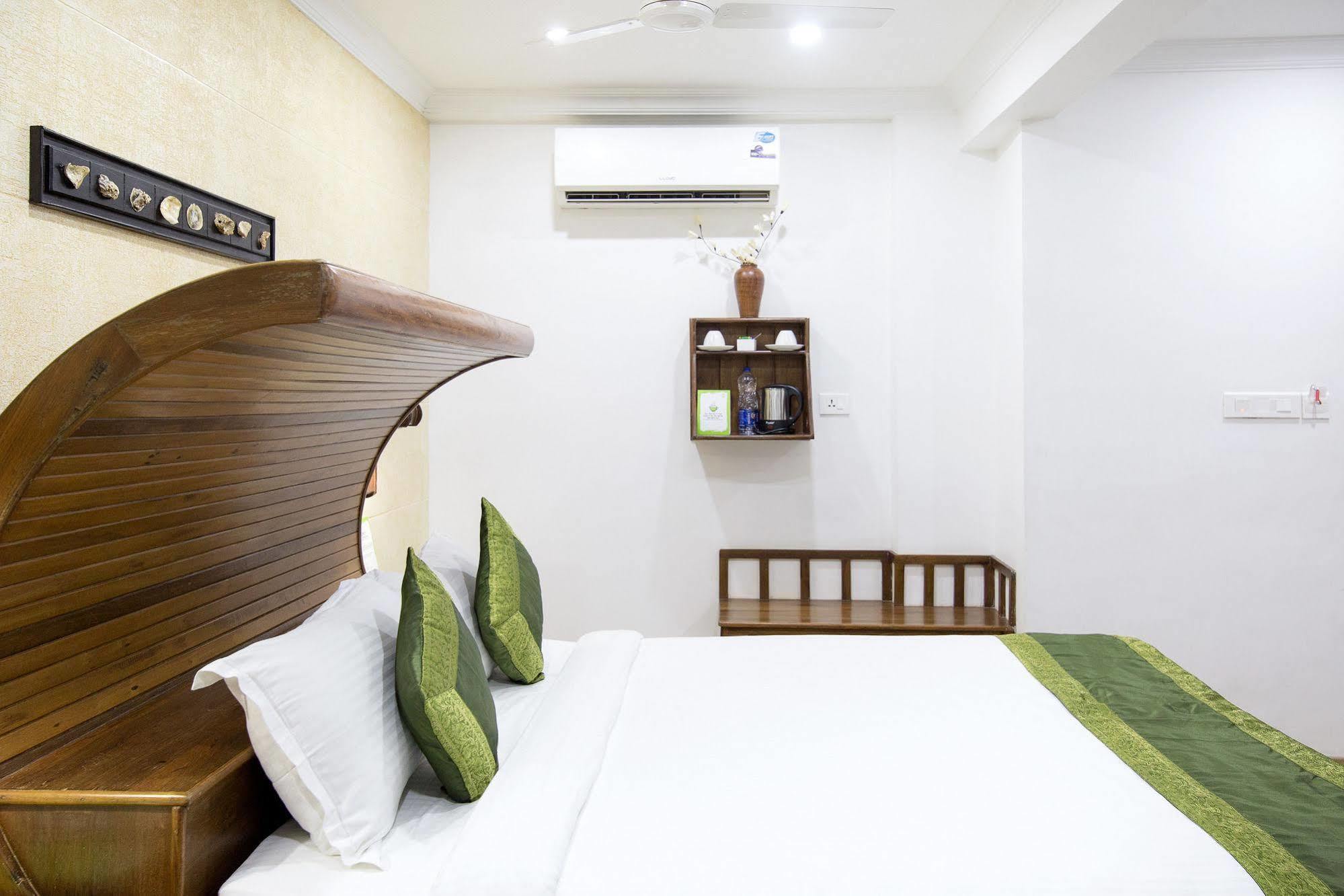 Hotel Mart View Kochi Екстериор снимка