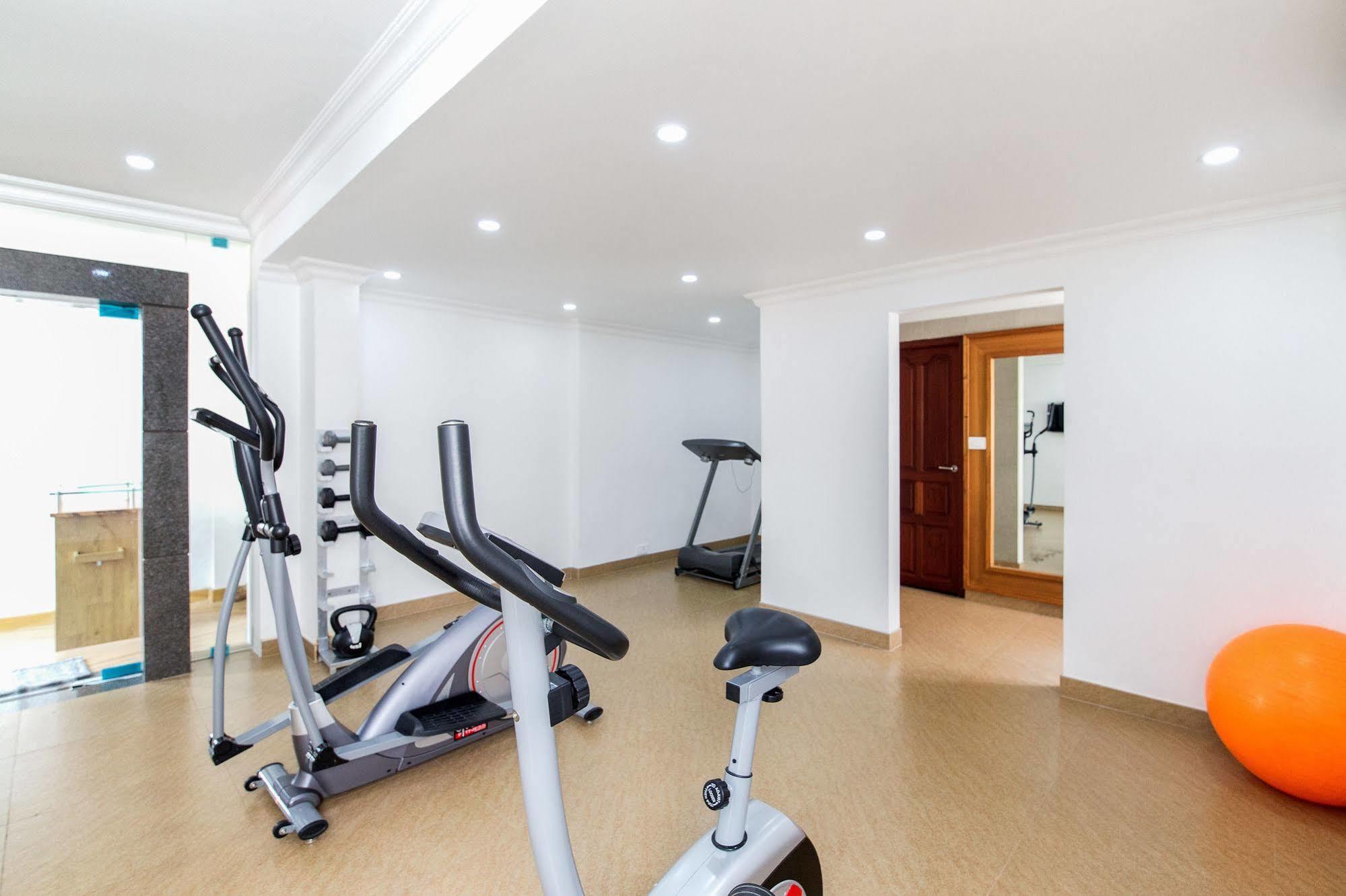 Hotel Mart View Kochi Екстериор снимка